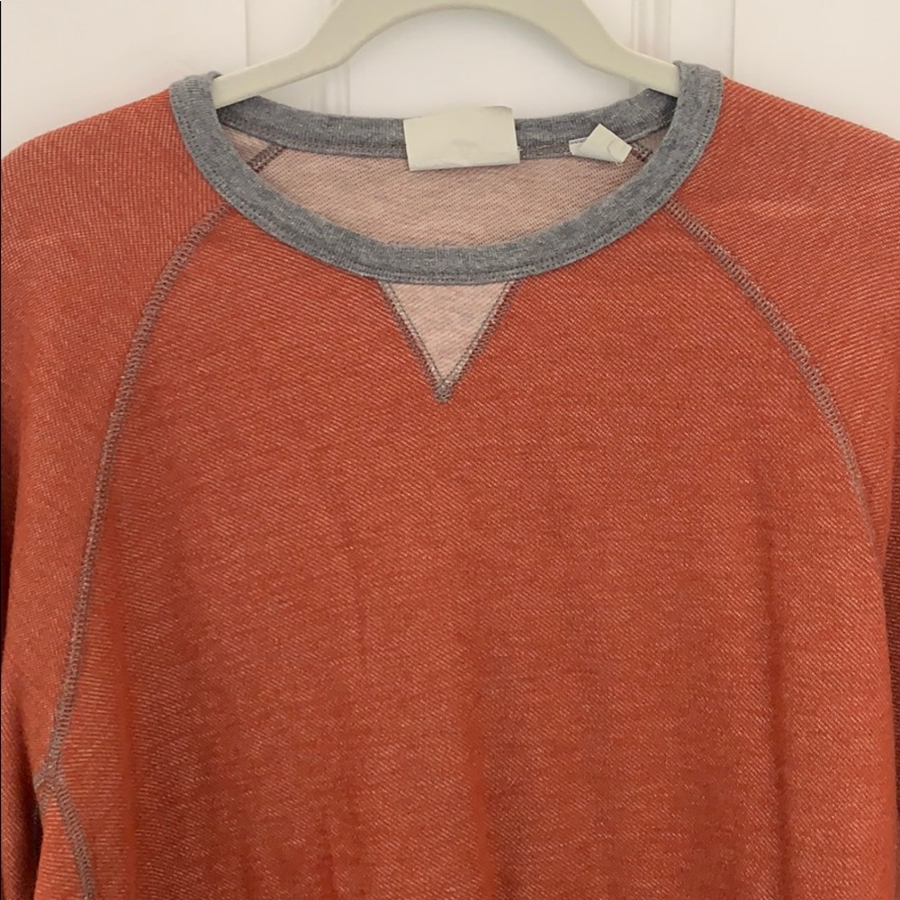 Tommy Bahama crew pullover - Picture 2 of 6